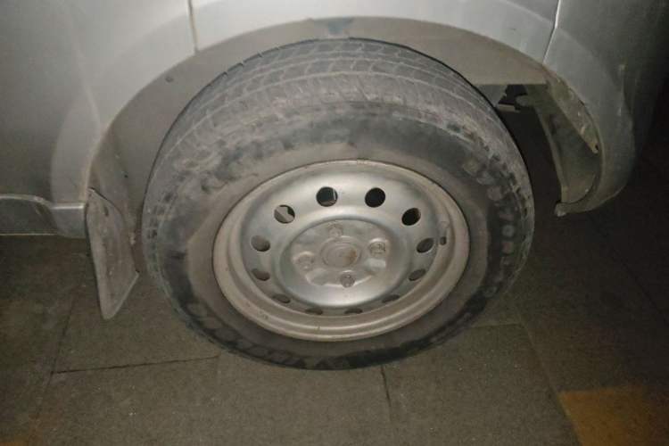 Used Wuling Rongguang 2011 1.2L Base Version
