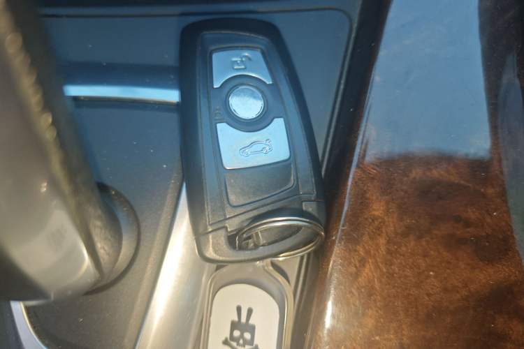 Used BMW 3 Series 2013 320Li Fashion Model
