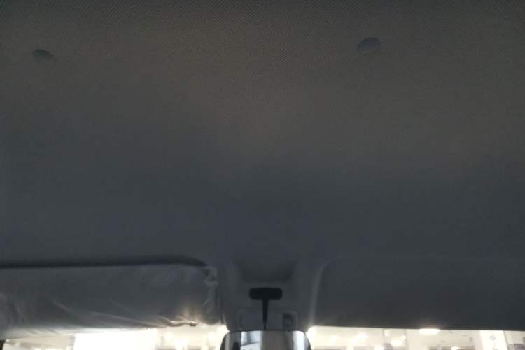 Used Wuling Yangguang 2025 Model 310KM Bus Edition—Customized by CATL