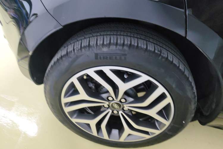 Used Land Rover Range Rover Evoque New Energy 2023 Aurora L P300e Plug-in Hybrid Electric Version