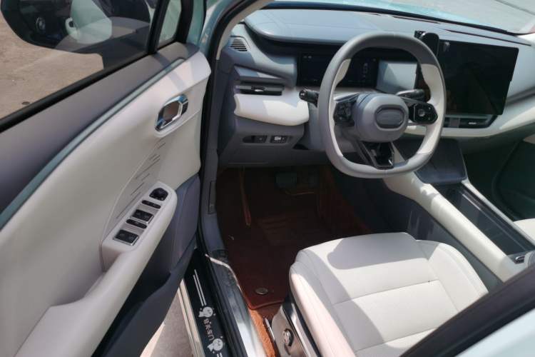 Used Lynk & Co 06 EM-P 2023 EM-P 126 Long-Range Halo Driver Seat