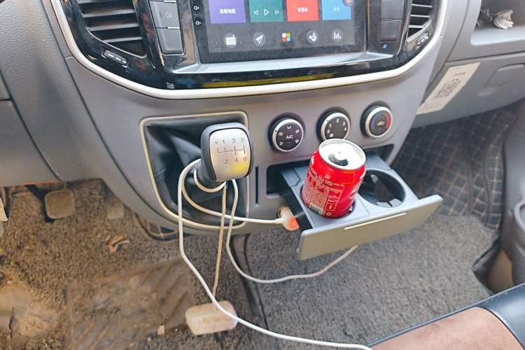 Used SAIC MAXUS Xintu V80 2023 2.0T Manual Classic Aoyuntong Short Wheelbase Mid-Roof 5/6-Seater