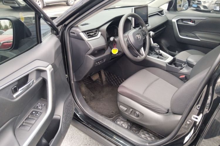 Used Toyota RAV4 2021 2.0L CVT 4x4 Trend Edition