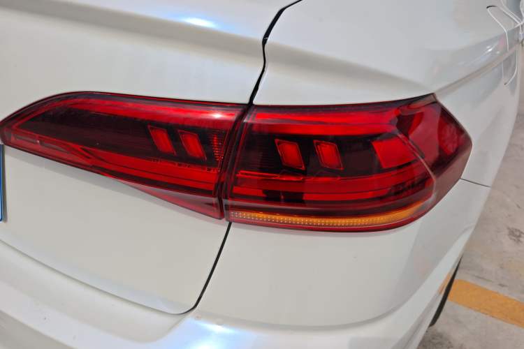 Used Volkswagen Bora 2023 300TSI DSG Prestige Edition Exterior 3