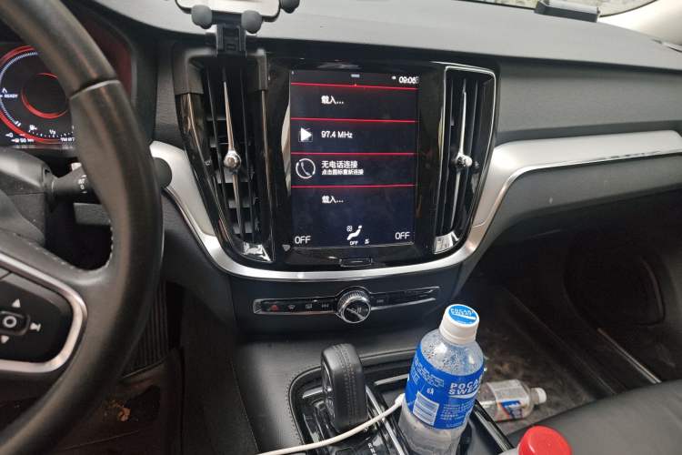 Used Volvo S60 New Energy 2021 T8 E-Drive Hybrid Four-Wheel Drive Smart Luxury Edition Audio And AC Panel