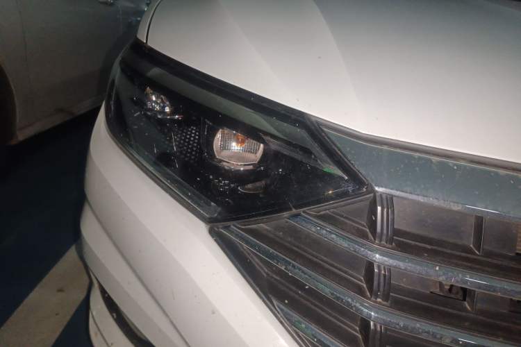 Used Volkswagen Sagitar 2021 280TSI DSG Excellence Edition Right Front Headlight