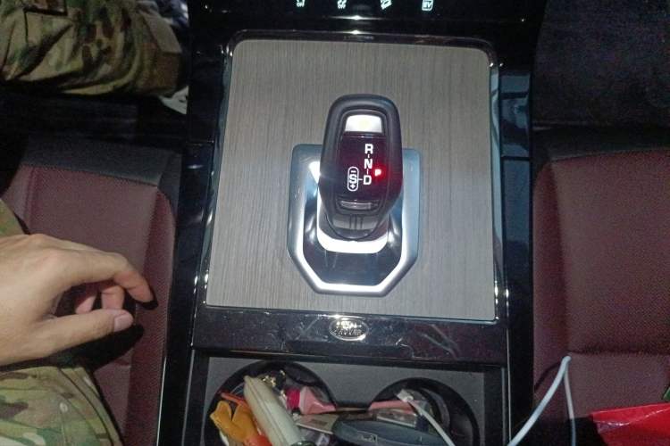 Used Land Rover Range Rover Evoque New Energy 2022 Aurora L P300e Plug-in Hybrid Electric Version
