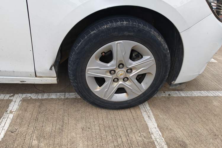 Used Chevrolet Cavalier 2019 320 Automatic Enjoyment with Sunroof Right Front Wheel Hub