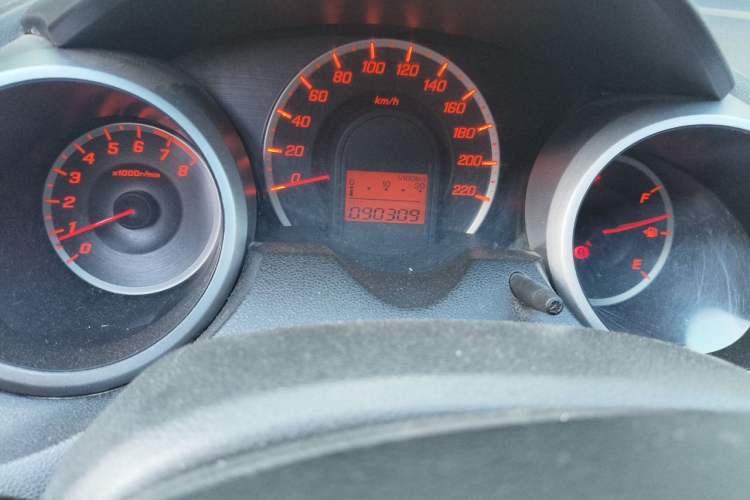 Used Honda Fit 2011 1.3L automatic comfort version
