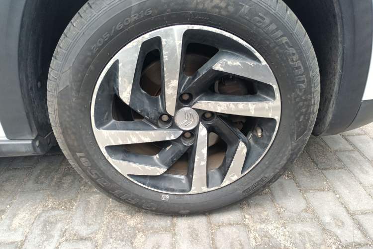 Used Citroen C3-XR 2017 230THP Automatic Pioneer Model Right Front Wheel Hub