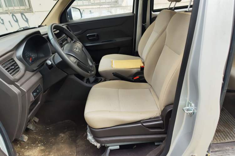 Used Wuling Hongguang V 2019 1.5L Base Version China VI LAR