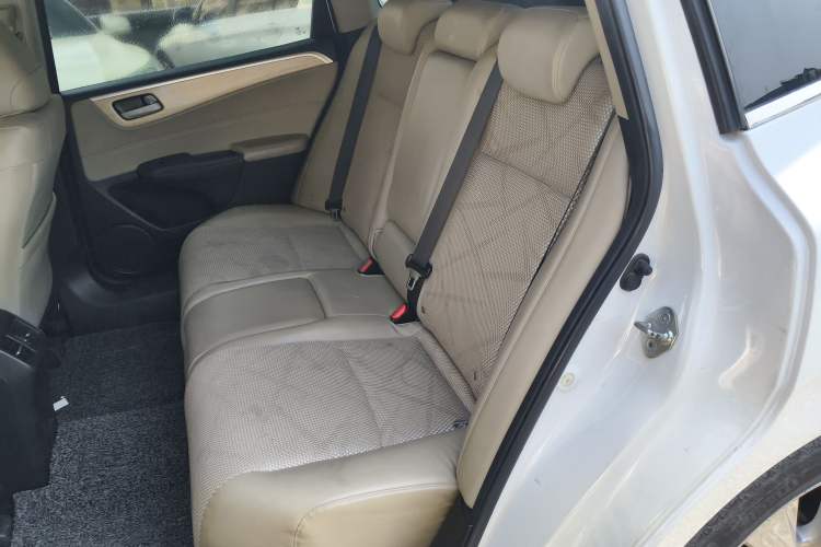 Used Honda Jade 2013 1.8L automatic Comfort version 5 seats Left Rear Seat