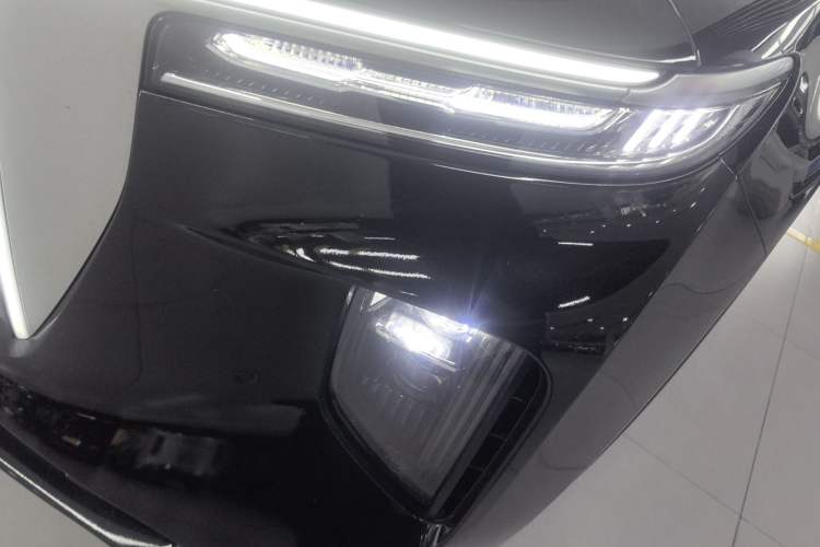 Used Hongqi E-HS9 2022 660 km Range Flagway Edition Six Seats Left Front Headlight