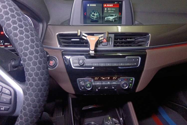 Used BMW X1 2018 sDrive18Li Luxury Model Audio And AC Panel