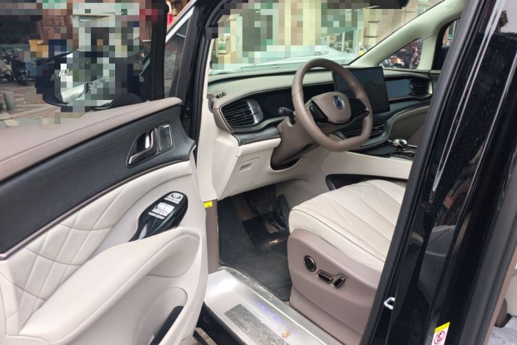 Used Denza D9 2022 DM-i 970 Four-Wheel Drive Flagship Model Driver Seat