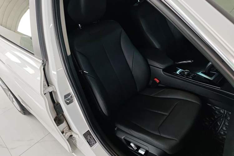 Used BMW 3 Series 2017 320Li Fashion Model
