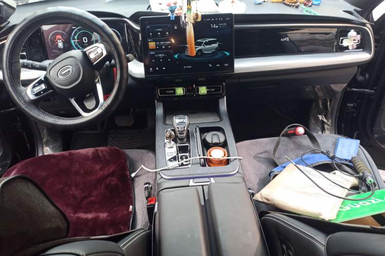 Used GAC Trumpchi GS8 2022 LINGHANG Series 2.0 TGDI Two-Wheel-Drive Luxury Edition (7 Seats) Center Console