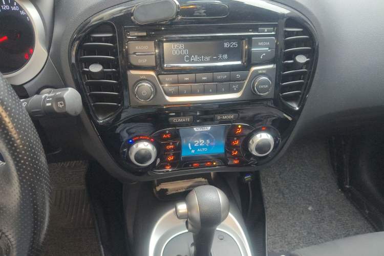 Used Infiniti ESQ 2014 1.6L Spontaneous Edition
