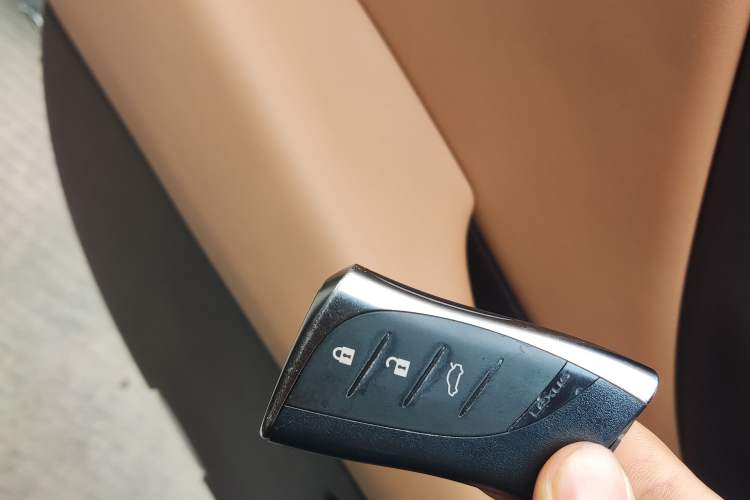 Used Lexus ES 2020 300h Premier Edition Interior 1