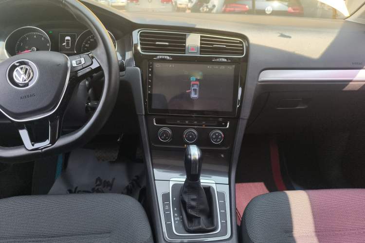 Used Volkswagen Golf 2018 180TSI Automatic Comfort Model
