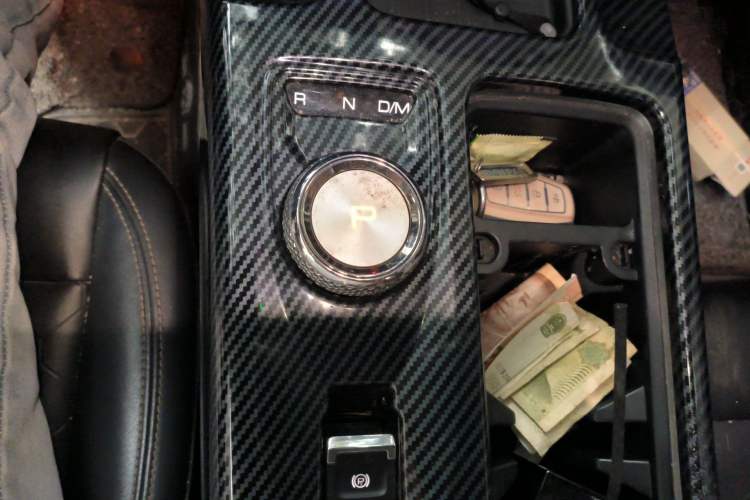 Used Haval DARGO 2021 1.5T DCT Two-Wheel Drive "Mǎquǎn" Edition Gear Lever