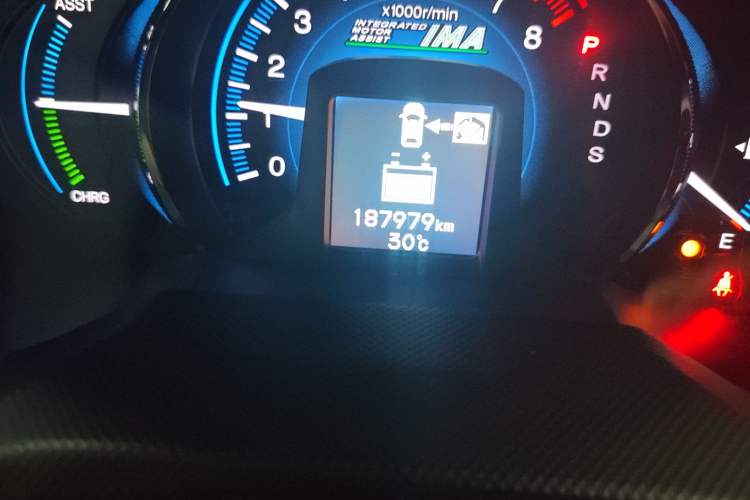 Used Honda INSIGHT 2013 1.3L standard version Odometer Close Up