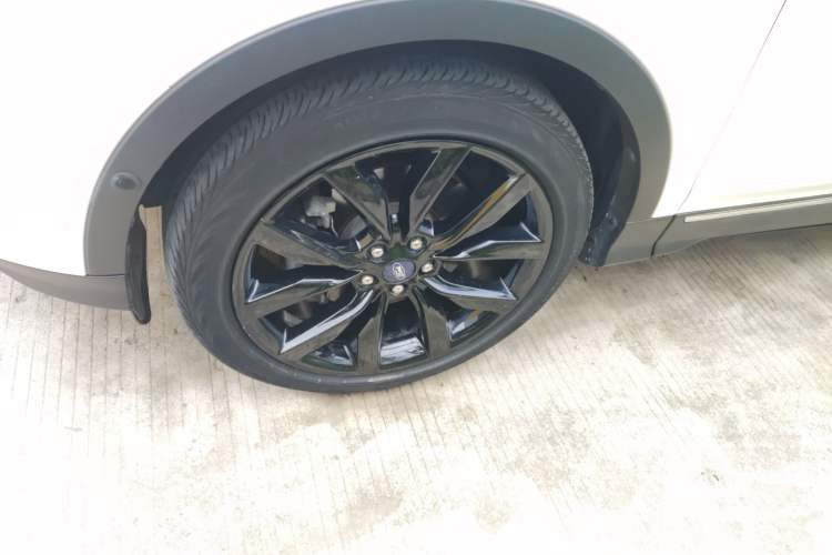 Used Ford Kuga 2017 EcoBoost 245 Four-Wheel-Drive Sport Model Left Front Wheel Hub