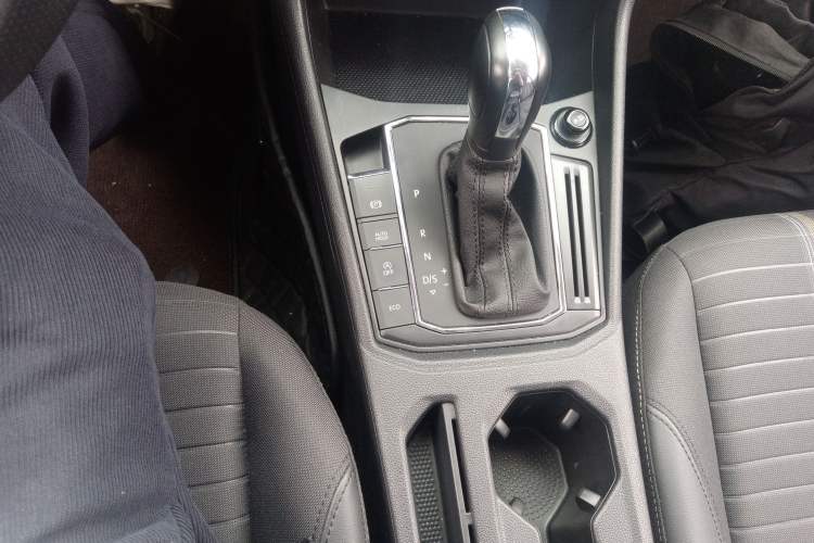 Used Volkswagen Lavida 2022 280TSI DSG Comfort Edition Gear Lever