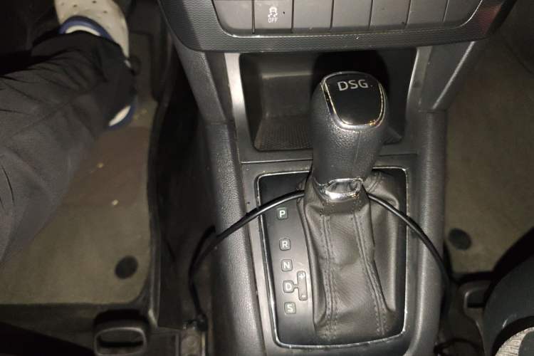 Used Skoda Yeti 2016 1.4TSI DSG Advanced Edition Gear Lever