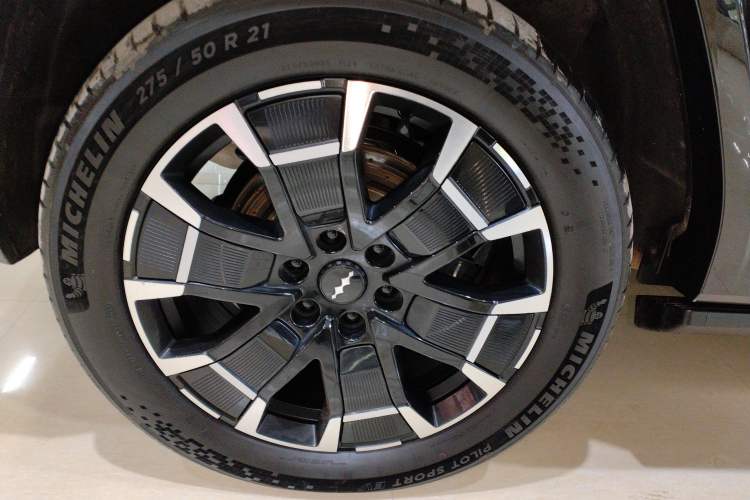 Used Formula Leopard Leopard 8 2025 Smart & Brave Flagship Edition 7 Seats