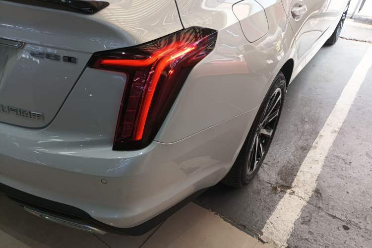 Used Cadillac CT5 2024 28T Luxury Version Right Rear Taillight