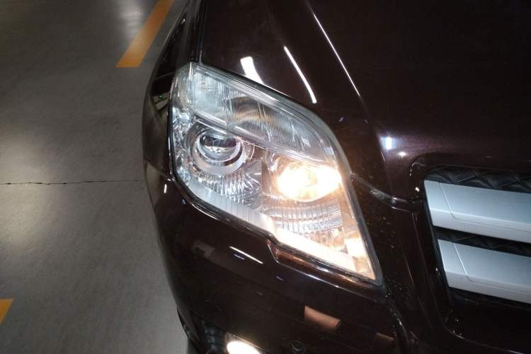 Used Mercedes-Benz GLK-Class 2010 GLK 300 4MATIC Fashion Model Right Front Headlight