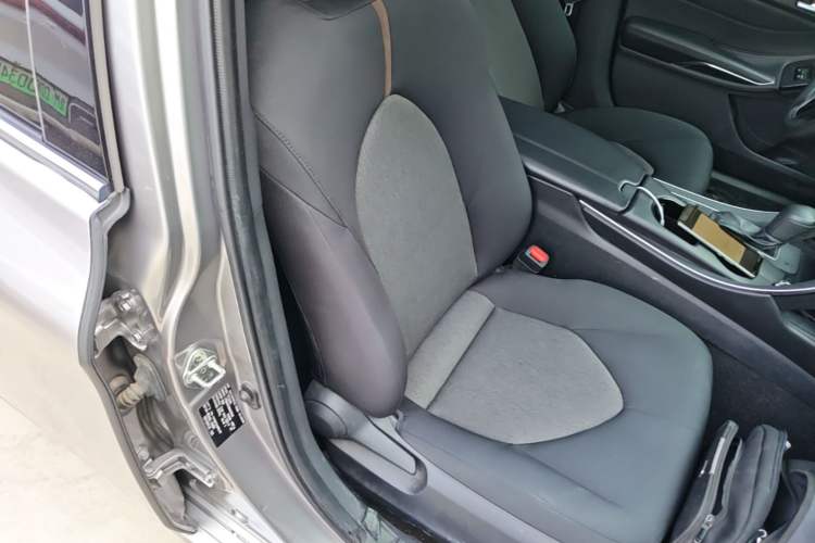 Used Toyota Avalon 2019 2.0L Ambition Edition China VI
