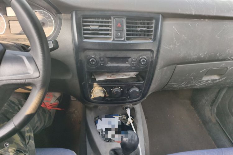 Used Wuling Rongguang V 2016 1.2L Practical Version Audio And AC Panel