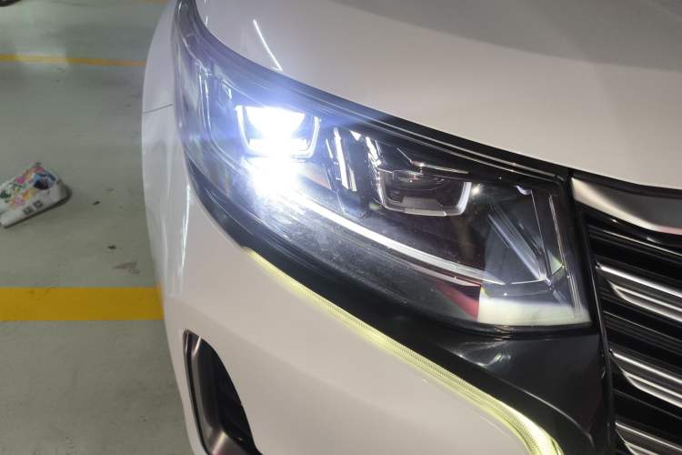 Used CHANGAN CS95 2019 2.0T Two-Wheel-Drive Luxury Version
