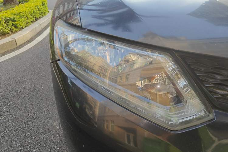 Used Nissan X-Trail 2014 2.5L CVT Leading Edition 4WD
