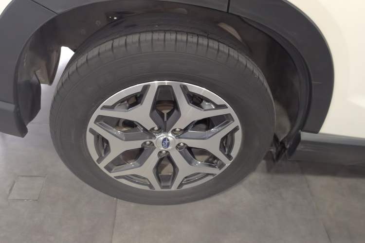 Used Subaru Forester 2021 2.0i Luxury Edition Right Rear Wheel Hub