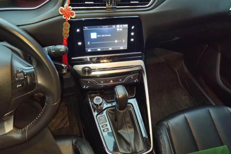 Used Peugeot 308 2018 1.6L Automatic Luxury Edition Audio And AC Panel