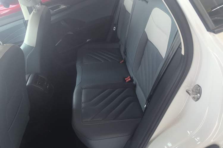 Used Volkswagen Tharu 2023 300TSI Two-Wheel-Drive Full Moon Edition Left Rear Seat