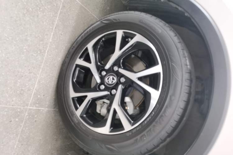 Used Toyota C-HR 2020 2.0L Leading Edition Right Front Wheel Hub