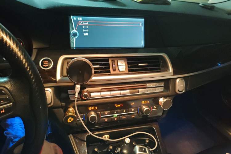 Used BMW 5 Series 2011 523Li Luxury Model Audio And AC Panel