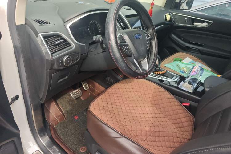 Used Ford Edge 2016 EcoBoost 245 Two-Wheel-Drive Titanium 7-Seater
