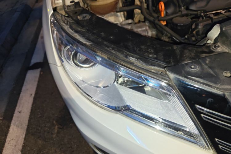 Used Volkswagen Tiguan 2010 1.8TSI Automatic All-Wheel-Drive Elite Edition Right Front Headlight