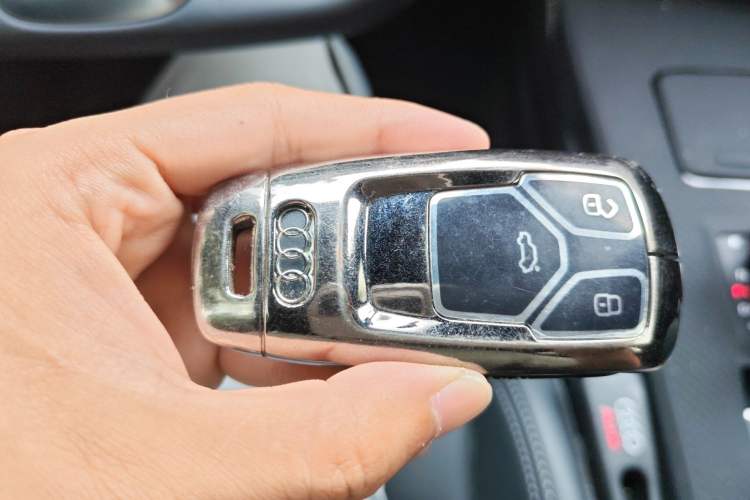 Used Audi Q5L 2025 40 TFSI Luxury Dynamic Edition Vehicle Key