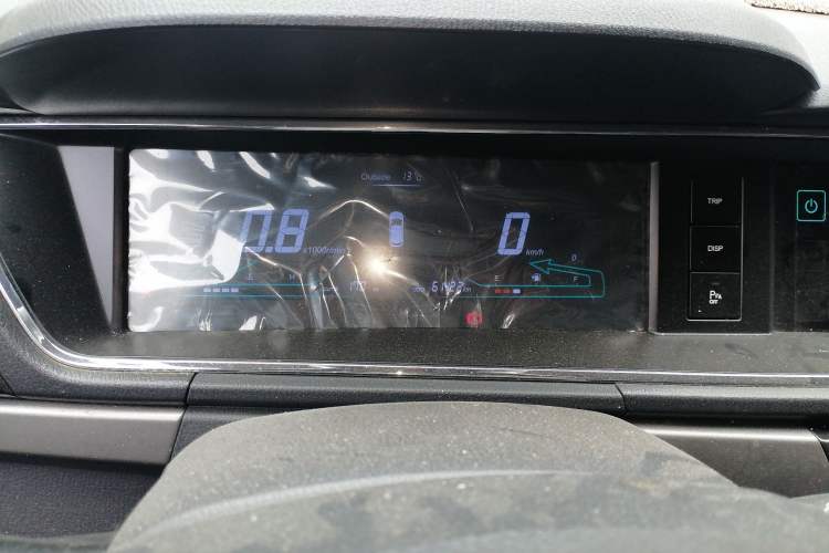 Used CHANGAN KAICHENG Oushang A600 2016 1.5L Manual Luxury 6-Seater Instrument Cluster