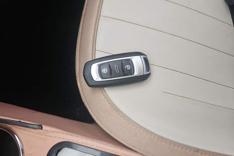 Used Geely Galaxy Panda 2023 Panda Mini 200km Endurance Bear
