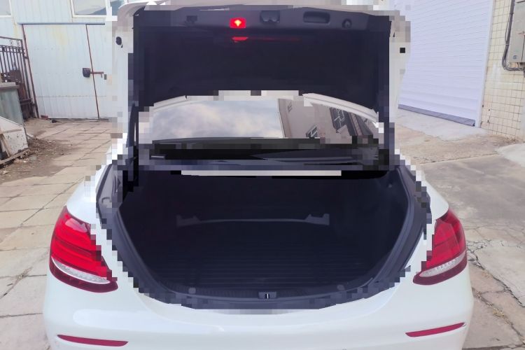 Used Mercedes-Benz E-Class 2018 E 300 L Sporty and Stylish Model