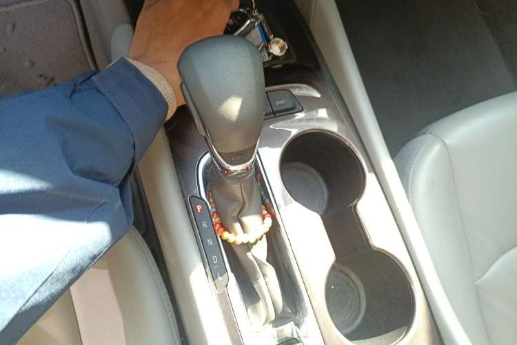 Used Chevrolet Malibu XL 2021 535T Automatic Sharp Edition Gear Lever