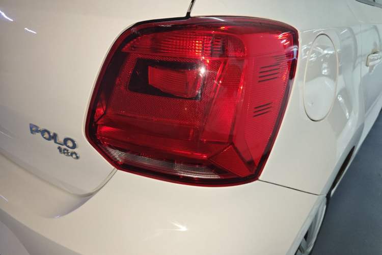 Used Volkswagen Polo 2016 1.6L Automatic Comfort Model Exterior 3