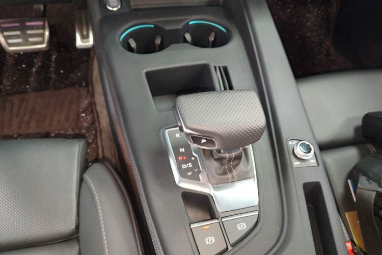 Used Audi A4L 2024 40 TFSI quattro RS Performance Package Gear Lever